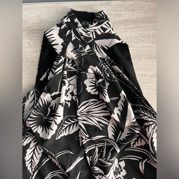 LAUREN RALPH LAUREN Women's Floral Crepe Cropped Halter Blouse - Picture 8 of 10